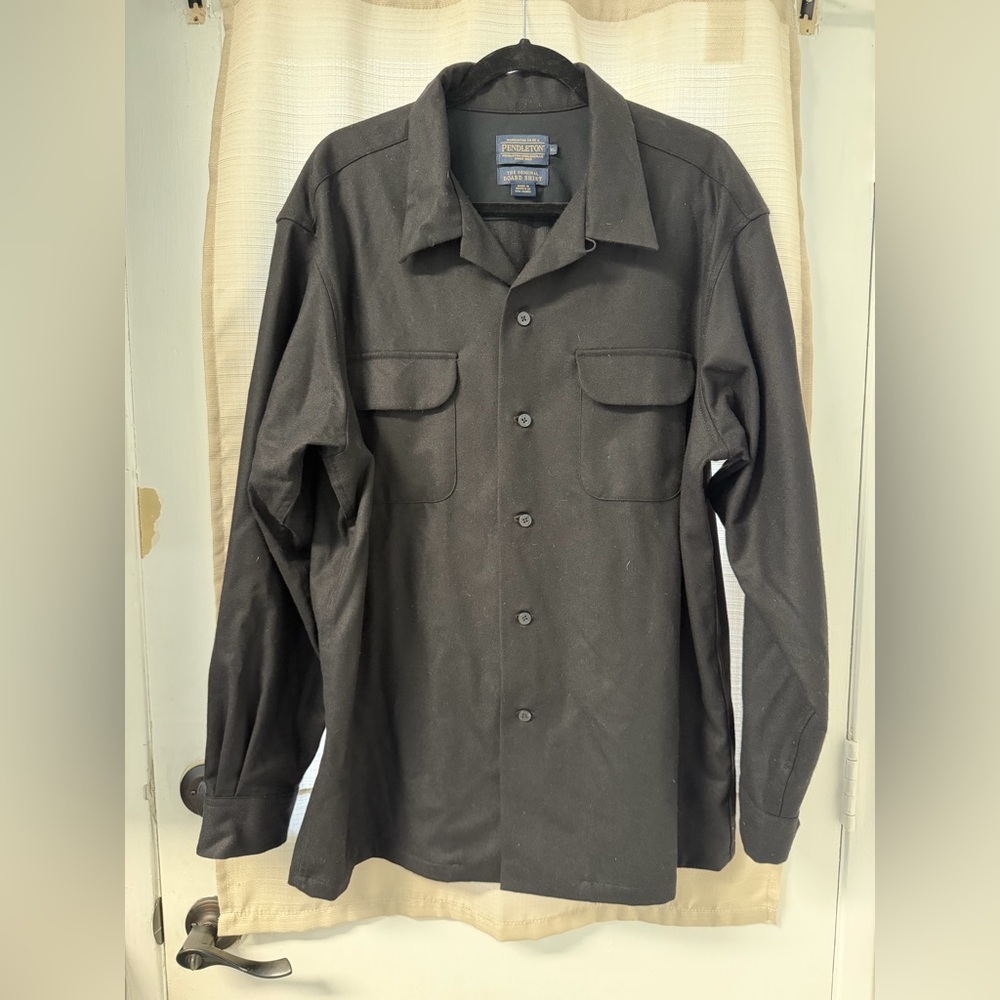 Pre-Owned Men’s Pendleton Board long sleeve shirt. Size XL.
